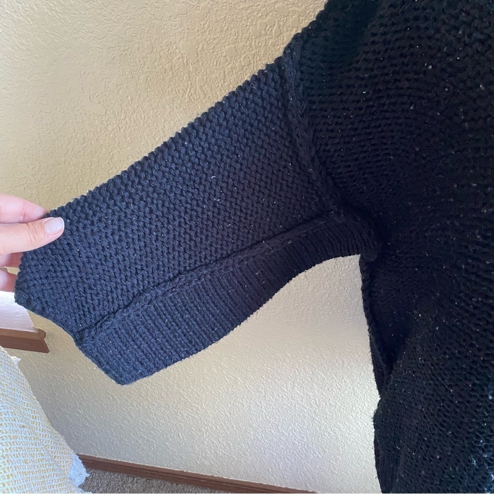 Easel Chunky Knit 3/4 Sleeve Long Line Sweater Black: M/L - Picture 3 of 10